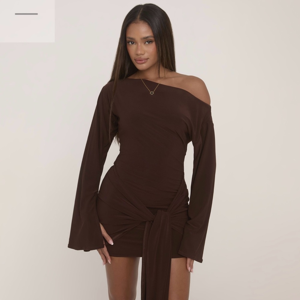 LONG FLARED SLEEVE DRAPE DETAIL MINI BODYCON DRESS IN CHOCOLATE BROWN SLINKY